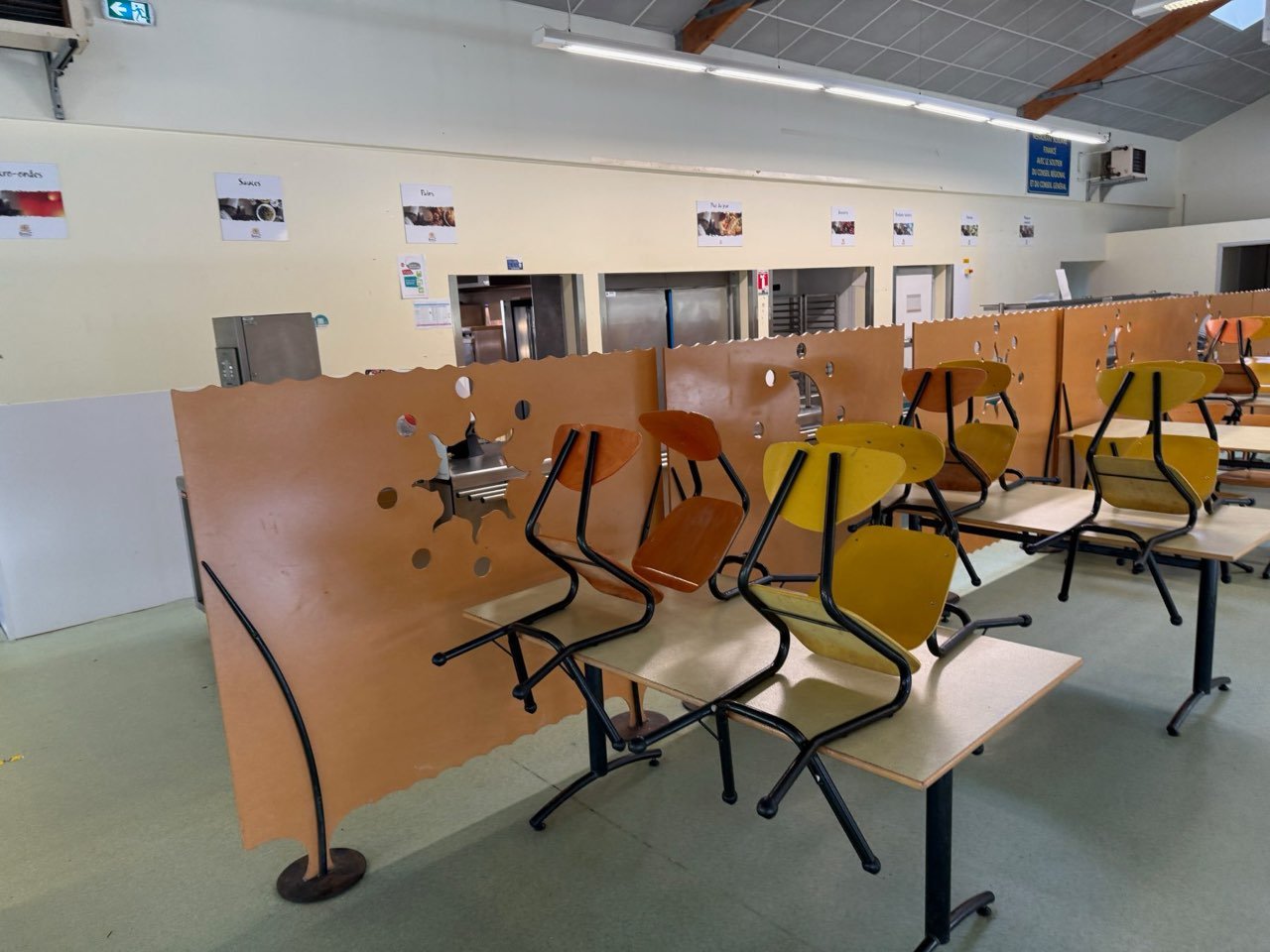 Salle avant remise en état du sol