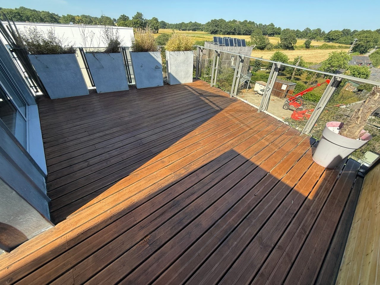 Terrasse bois après nettoyage haute pression